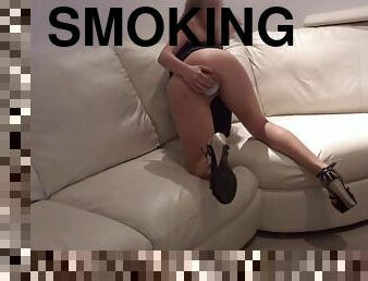 ענק-huge, אוננות, צעירה-18, בלונדיני, פות, מעשןנת