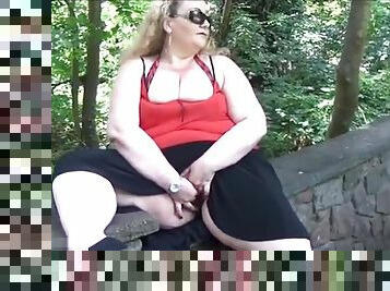 grosse, nudiste, en-plein-air, public, amateur, mature, cam, belle-femme-ronde, voyeur