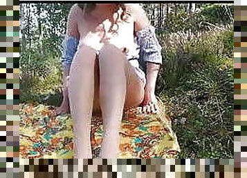 poilue, nudiste, en-plein-air, chatte-pussy, femme, amateur, mature, milf, exhibitionniste, brunette