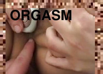 clito, masturbation, orgasme, chatte-pussy, giclée, petite-amie, horny, blonde, solo, gros-plan