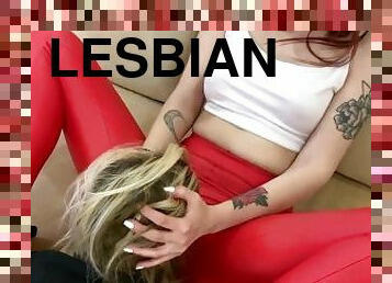 כוס-pussy, לסבית-lesbian, עבד, נשיקות, קינקי, פילגש, השתלטות, שליטה-נשית, עור