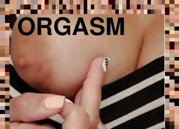 kadının-cinsel-organına-dokunma, mastürbasyon-masturbation, boşalma, kamu, fışkıran-su, amatör, tek-kişilik, otel