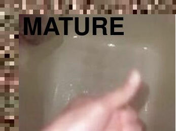 Jerking off in the shower ????