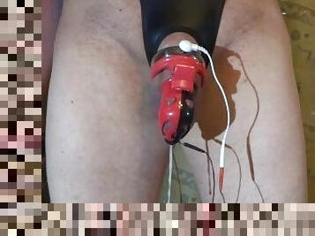 E-stim cum fun in chastity