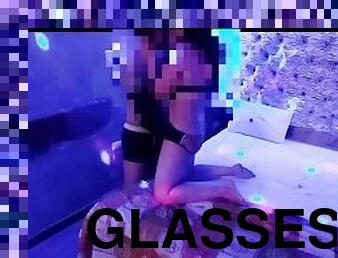 lunettes, poilue, chatte-pussy, amateur, fellation, ados, branlette, joufflue, baisers, dure