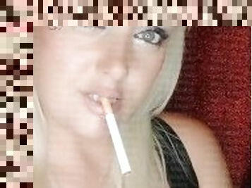 amatérske, bbw, bacuľaté, blondýna, britské, fetišistické, fajčenie-smoking