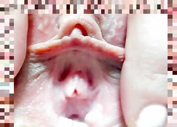 Hot pink big lips pussy close up fingering on webcam