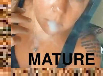 traseiros, teta-grande, amador, maduro, mulher-madura, bbw, fetiche, sozinho, fumando