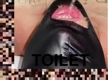 pisser, giclée, amateur, ejaculation-sur-le-corps, jouet, bdsm, esclave, toilette, fétiche, bondage