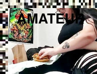 Chubbypiggy eats burger king (full vid only fans)