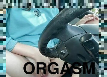 thot has an orgasm in busy parking lot