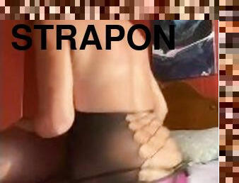 Strapon fast pegging