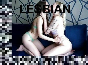 amatööri, lesbo-lesbian, teini, saksalainen, suuteleminen, nuori-18, blondi, alusasut, söpö, pikkuinen