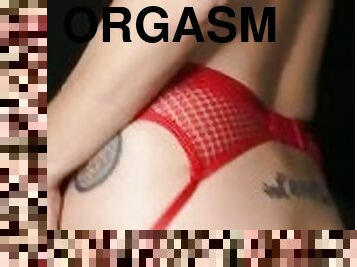 Kiki Deez in Gaping, Butt Plug & 6 Orgasms