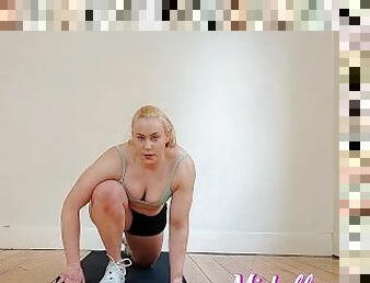 Hot blonde Heavy breathing cardio workout