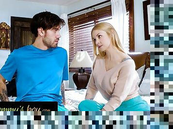 MOMMY&#039;S BOY - Caring Stepmom Sarah Vandella Teaches Virgin Everything She Knows About Pussy!