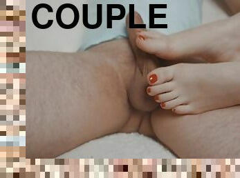 fellation, ejaculation-sur-le-corps, couple, pieds, point-de-vue, ejaculation, cocu, bisexuels, maîtresse, femme-dominatrice