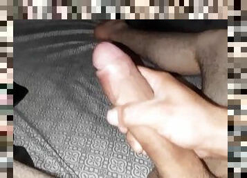 Estoy aburrido, y mi verga sensual quiere un culo