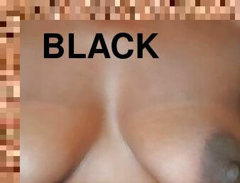 tetas-grandes, amateur, babes, negra-ebony, negra, tetas, a-solas, exhibicionista, tatuaje, sujetador