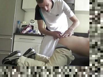 ejaculation-sur-le-corps, énorme-bite, gay, pieds, fétiche, musclé, humiliation, tatouage, bite, dure