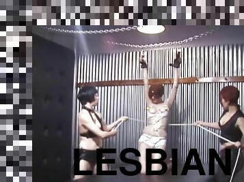 al-aire-libre, lesbiana, sadomasoquismo, trío, medias, zorra, fetichista, látex, bondage, morena