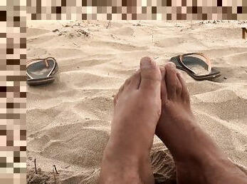 poilue, nudiste, public, plage, pieds, sale, ejaculation, fétiche, solo, blanc