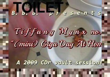2009 Tiff Mynx #1 (mini) giga day at home (pee)