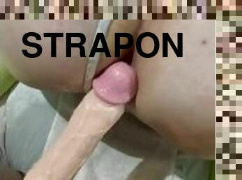 strapon, kurva-slut, uhođenje, dildo, guz, mišićavi, dominacija, femdom