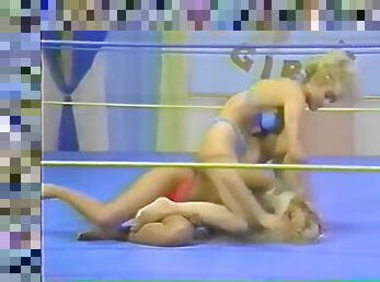 tetas-grandes, lesbiana, madurita-caliente, vintage, rubia, americano, lucha-libre, bikini