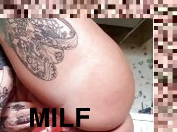 Big ass milf squirts