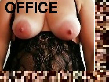 Cowgirl secretery cum on table in the office