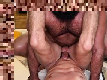 poilue, amateur, ejaculation-sur-le-corps, gay, massage, ejaculation-interne, musclé, ours, bite