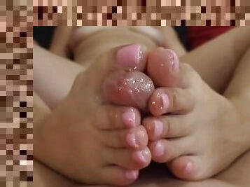 amatoriali, ragazze-giovani, pompini, eruzioni-di-sperma, mammine-mature, piedi, sperma, feticci, lavoro-di-piedi, dita