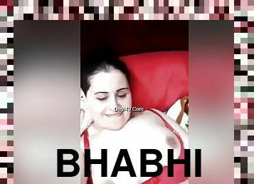Today Exclusive- Desi Paki Bhabhi Showing Her Boobs And Pussy