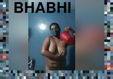 Today Exclusive- Mallu Bhabhi Bathing Private Show