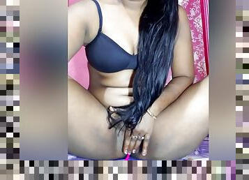 Today Exclusive- Horny Bhabhi Fingerring On Cam Show