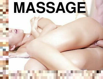Lola Reve In Hot Blond Massage