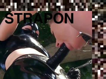 veľké-prsia, zväzovanie-remeňom, anál, bdsm, ponožky, blondýna, fetišistické, latex, skúsené