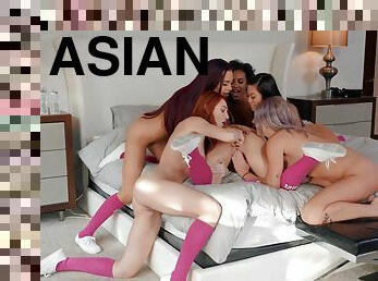 ázsiai, fajok-között, leszbikus, játékszer, gruppenszex, ujjazás, harisnyában, szőke, fehérnemű, borotvált