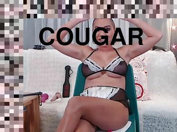We convinced the sexy cougar maid by fingering her wet pussy