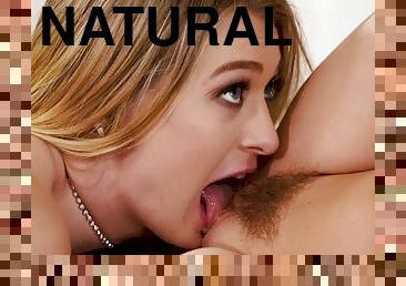 Gia Paige And Natalia Starr Licking Pussy