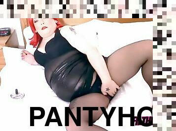 BBW domina Tina Snua smokes in pantyhose and puts on a foot show