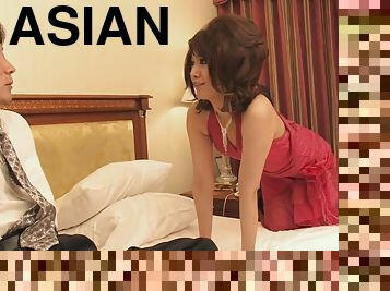 Hot asian MILF Saaya Hazuki porn scene