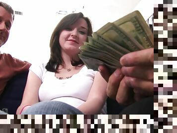 Amateur vixen Jessica didn't see such big cash before!