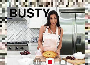 Kinky online cooking with Rachel Starr