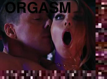 Britney Amber enjoys orgasmic anal sex