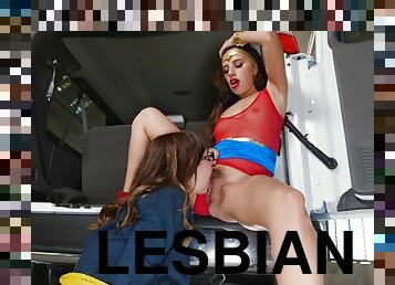 лесбіянка-lesbian, молода-18, збуждена, збочена, красуня