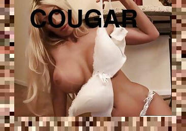 Glamour cougar hot solo video