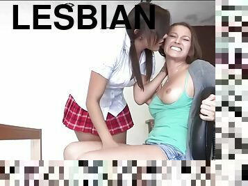 chatte-pussy, écolière, lesbienne, ados, jeune-18, 18ans, par-voie-orale, fessée