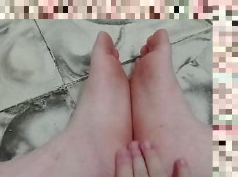 I masturbate hard with my feet pinay